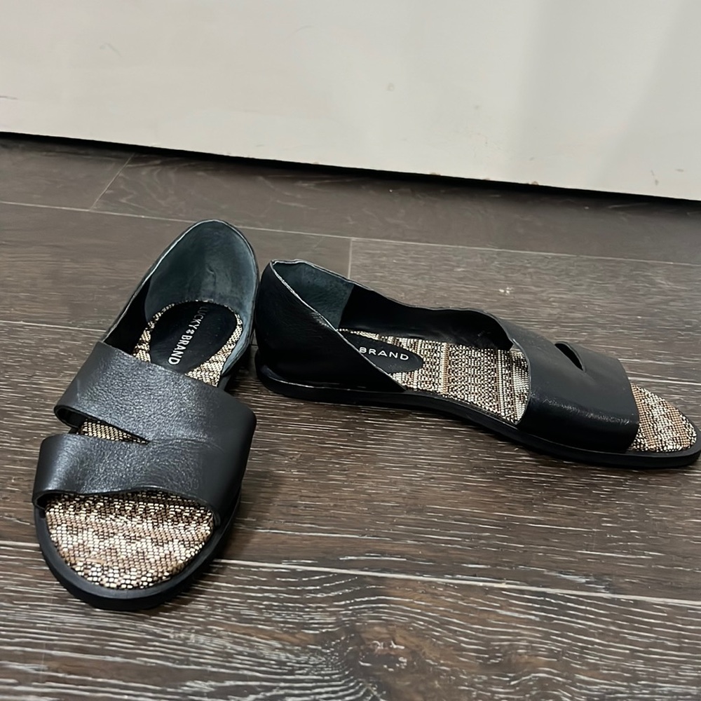 Lucky brand Sandals.